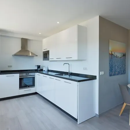 Bright & Modern 2 Bedroom 300m To The - * Marbella