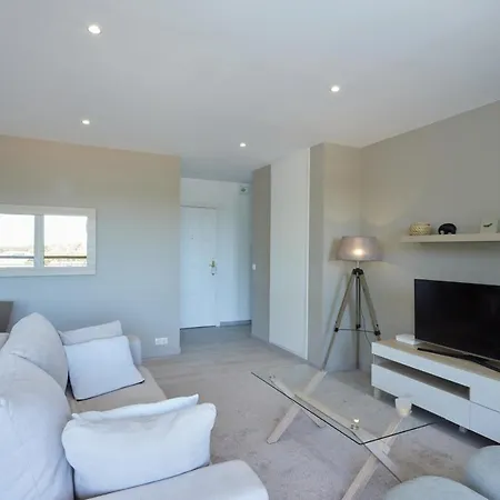 Bright & Modern 2 Bedroom 300m To The - * Марбелья