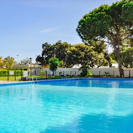 Bright & Modern 2 Bedroom 300m To The - * מארבלה