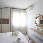 Apartment Bright & Modern 2 Bedroom 300m To The - *